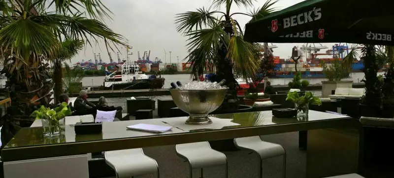 Foto 2 von IndoChine waterfront + restaurant