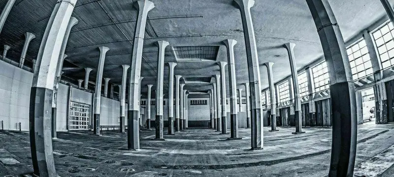 Foto 1 von Säulenhalle