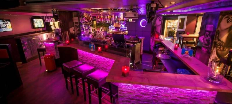 Foto 2 von Bar Holiday