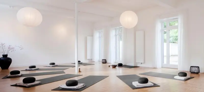Foto 1 von Yoga im Hof