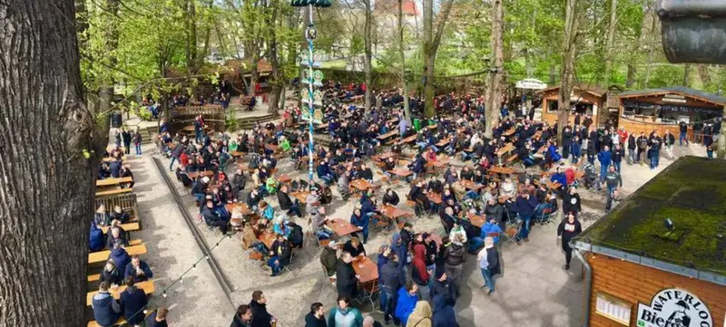 Foto 2 von Waterloo Biergarten