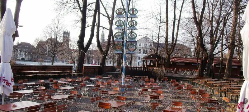 Foto 1 von Waterloo Biergarten