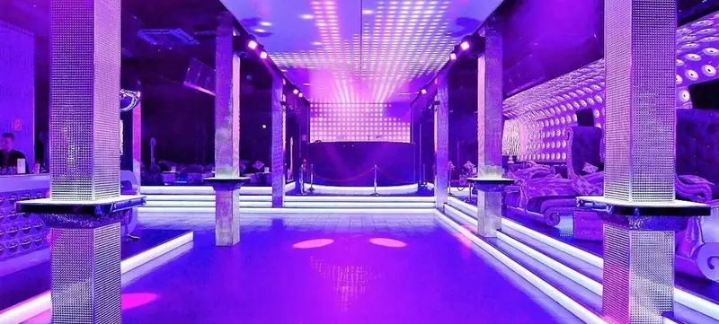 Foto 1 von Nobless Club Thr3e