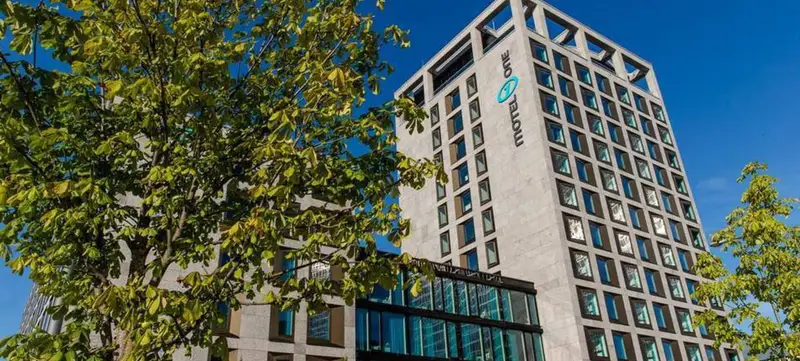 Foto 10 von Cloud One Rooftop Bar im Motel One München-Parkstadt Schwabing