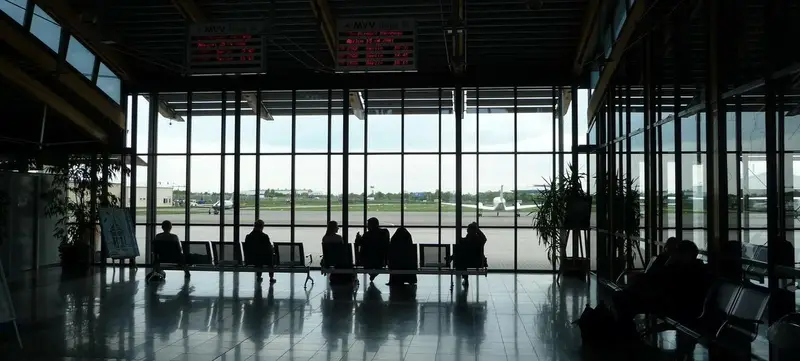 Foto von Media Stuttgart Flughafen Promotionfläche Terminal 3 öffentlicher Ankunftsbereich (2) Ebene 2