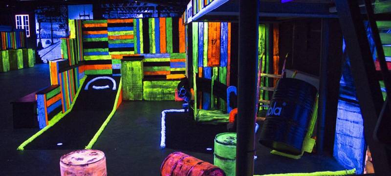 Foto 1 von Schwarzlichtminigolf mit Flammkuchenbuffet