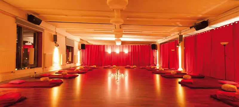 Foto 2 von Der Rote Salon