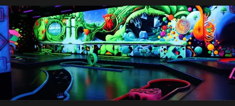 Foto 2 von Schwarzlicht Insel Berlin