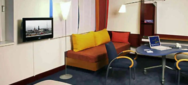 Foto 4 von Novotel Suites Hamburg City