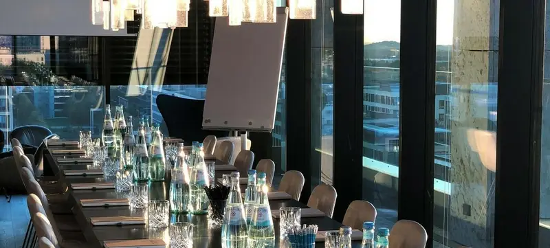 Foto 1 von Cloud One Rooftop Bar im Motel One München-Parkstadt Schwabing