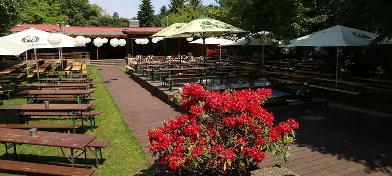 Foto 1 von James June - Clubeventlocation mit Sommergarten