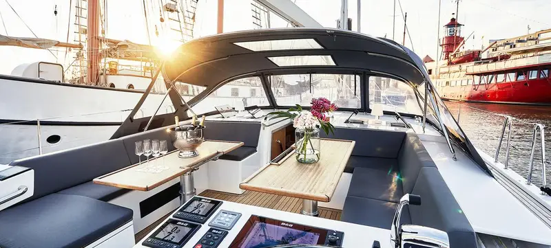 Foto 2 von Yacht BEYOND