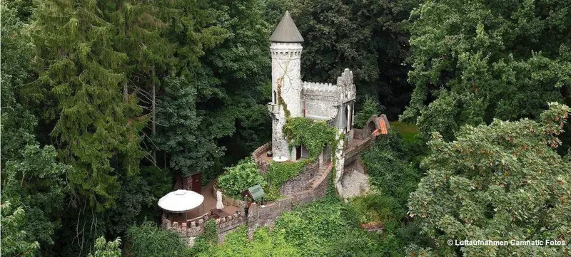Foto 1 von Alsterschlösschen Burg Henneberg