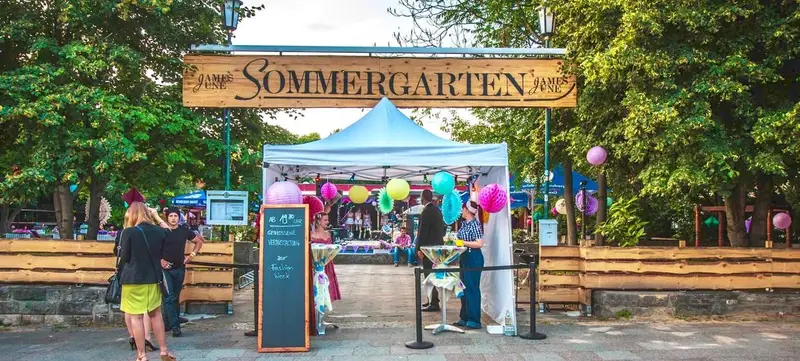 Foto 13 von James June - Clubeventlocation mit Sommergarten