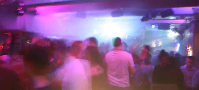 Foto 4 von Party, Drinks und heißer Sound - Kopfhörer Disko im Maschinenraum Berlins