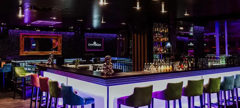 Foto 1 von Crown's Club Garden und Restaurant