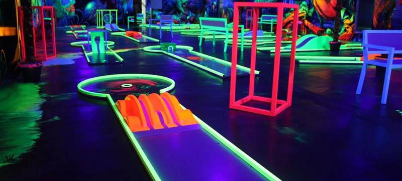 Foto 2 von 3D Schwarzlicht Minigolf in der GlowZone Augsburg