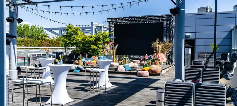 Foto 1 von Exklusives Sommerfest über den Dächern Berlins