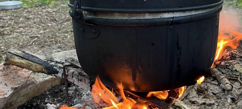 Foto 2 von Gemeinsam Kochen am Feuer: Kreativität, Teamgeist und Genuss in der Natur