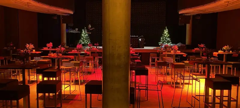Foto 4 von Weihnachtsfeier im Mojo Club