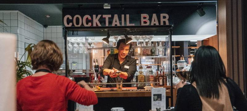 Foto 2 von Kreativer Cocktailkurs mit professionellen Barkeepern