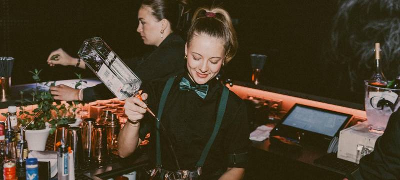 Foto 2 von Become a true Barkeeper
