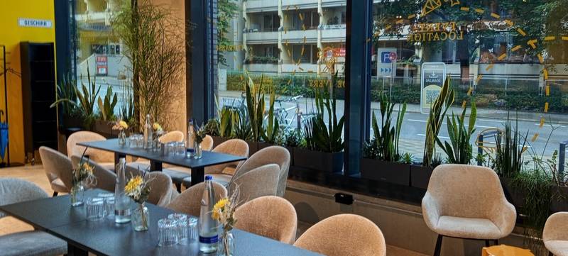 Foto von Geburtstagsfeier im MocCafé mit eigenem Essen
