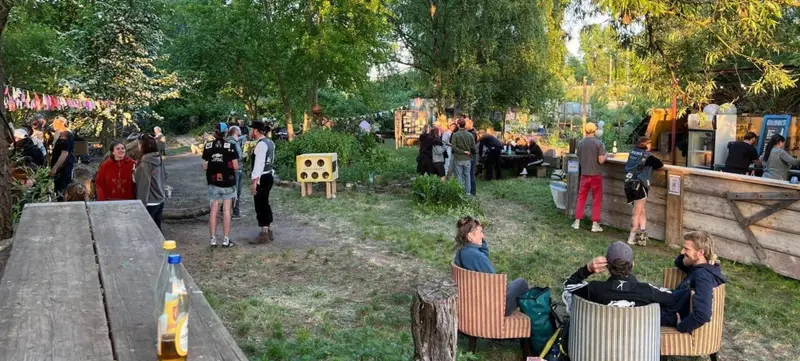 Foto 2 von Minitopia Summer Escape – Raus aus dem Büro, rein ins Grün