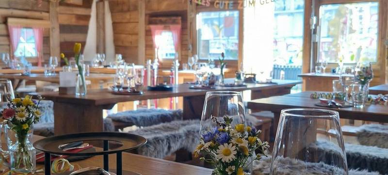 Foto 2 von Geburtstagsfeier in der Schwarzen Heidi Fonduehütte