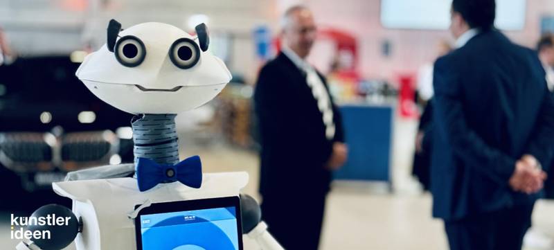 Foto 2 von Futuristischer Event-Roboter als Messehighlight
