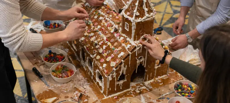 Foto 2 von XL LEBKUCHENHAUS - Weihnachtsfeier