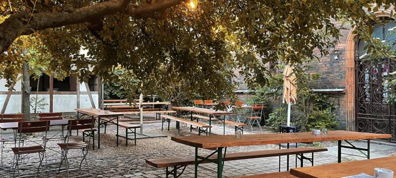 Foto 2 von ÆSTATE – The Afterwork Summer Garden Experience