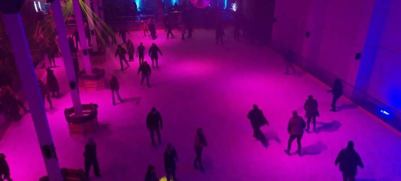 Foto 1 von Indoor - Eisbahn