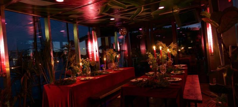 Foto 1 von Stilvolle Weihnachtsparty auf dem Wasser in Berlin